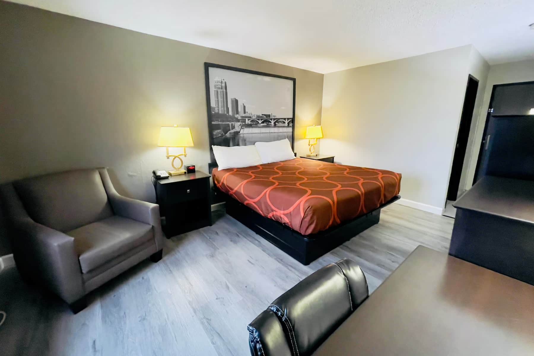 Super 8 by Wyndham Shakopee