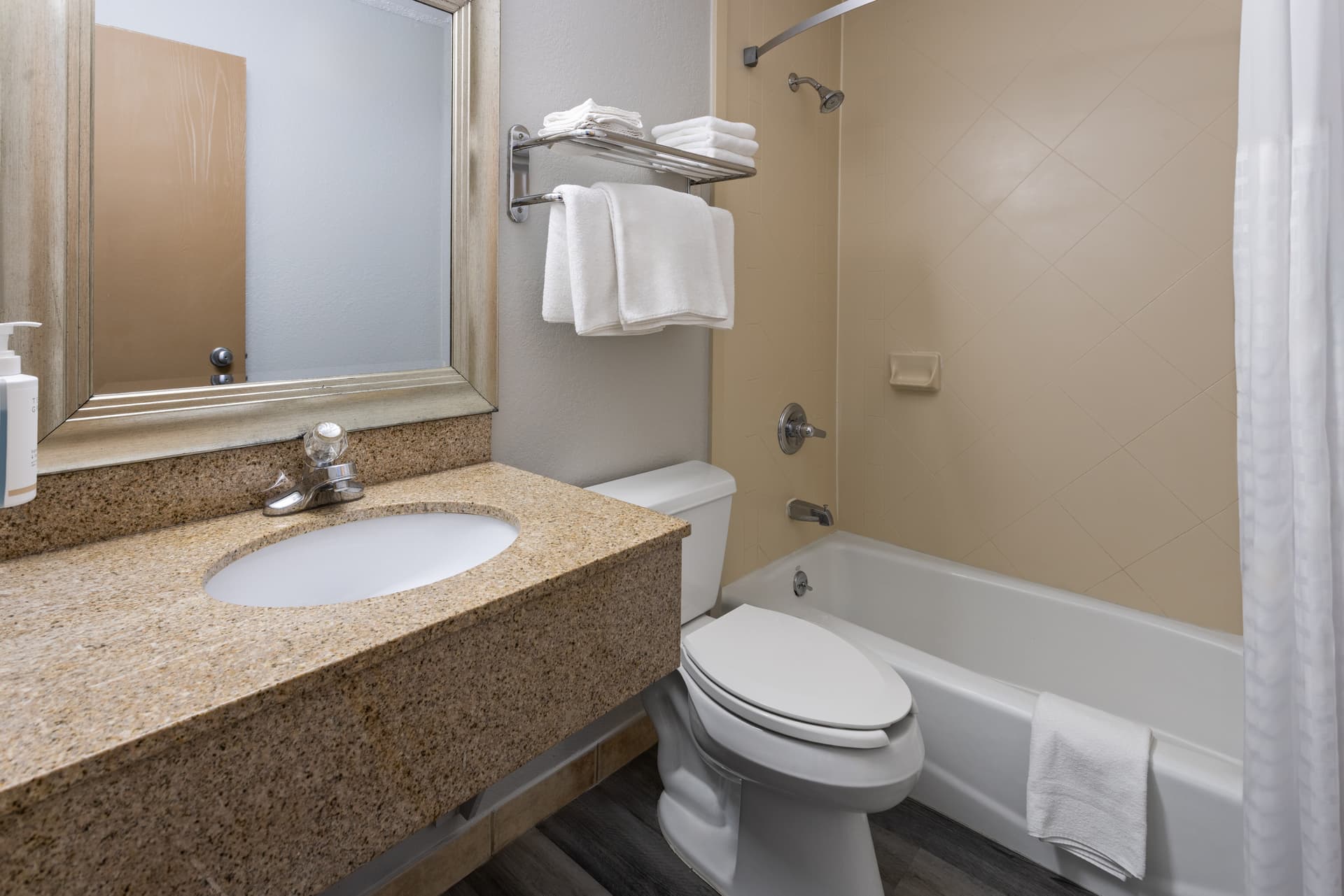 Super 8 by Wyndham Latham/Albany Airport
