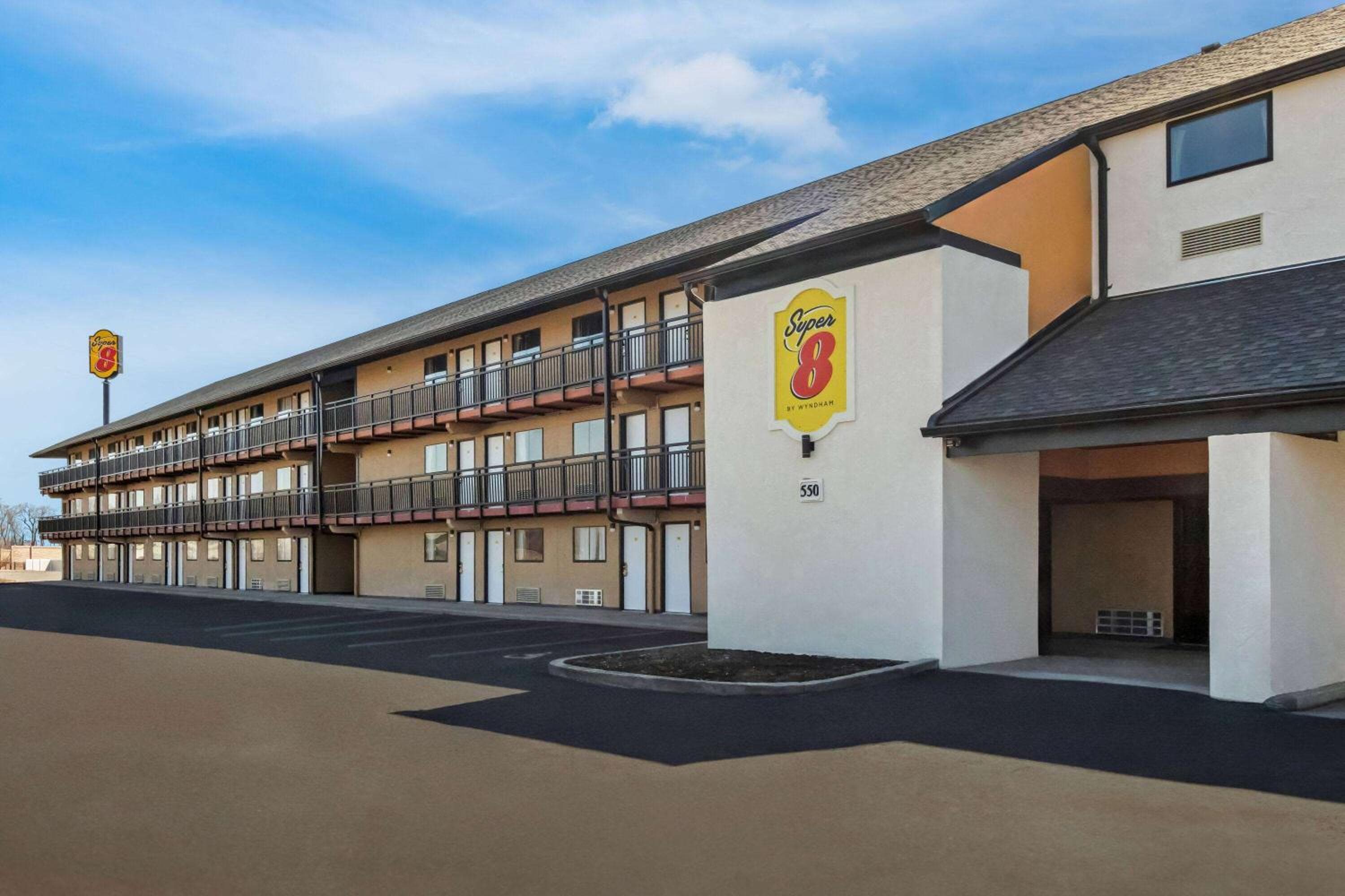 Super 8 by Wyndham Vandalia/Dayton International Airport