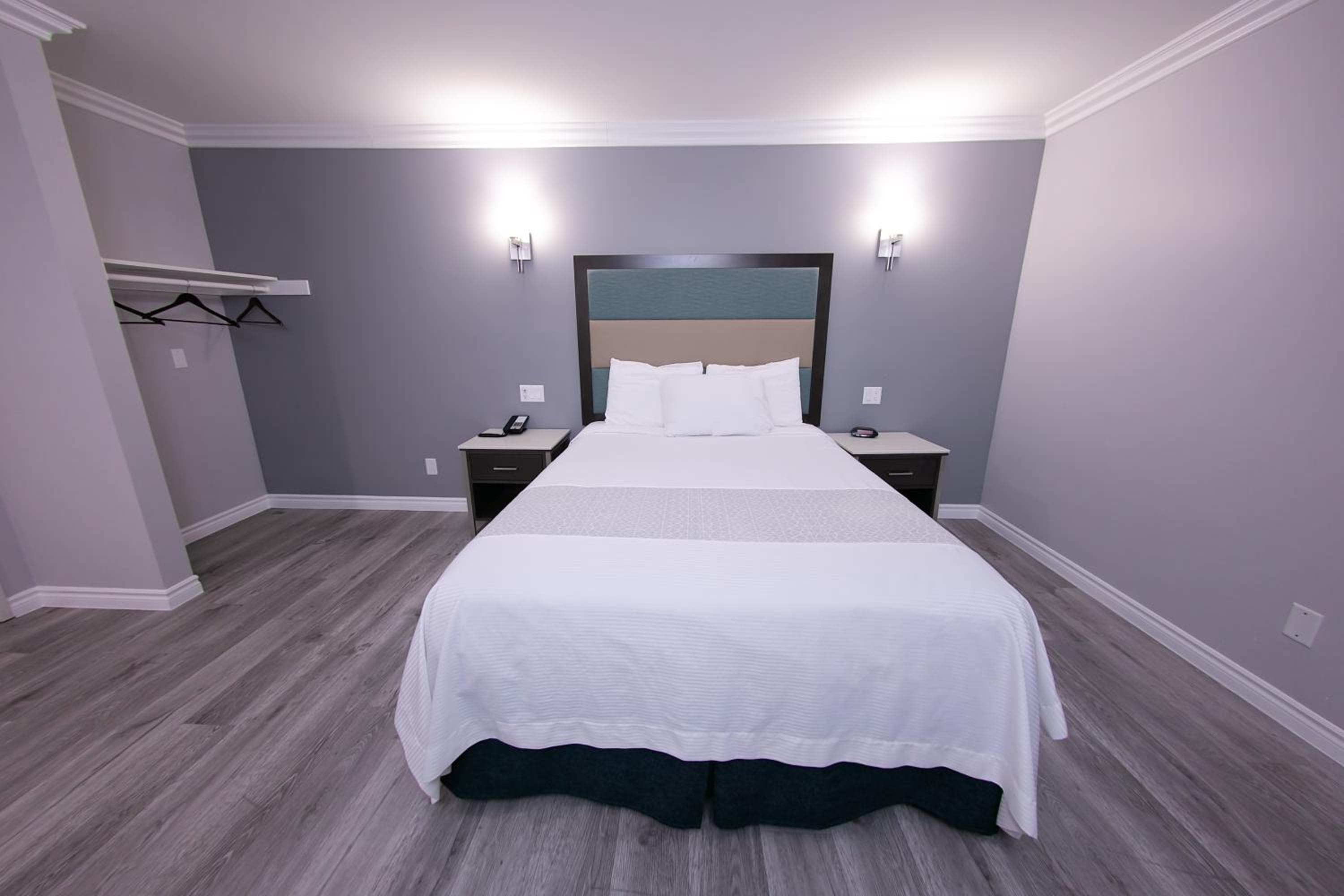 Travelodge Inn & Suites by Wyndham West Covina