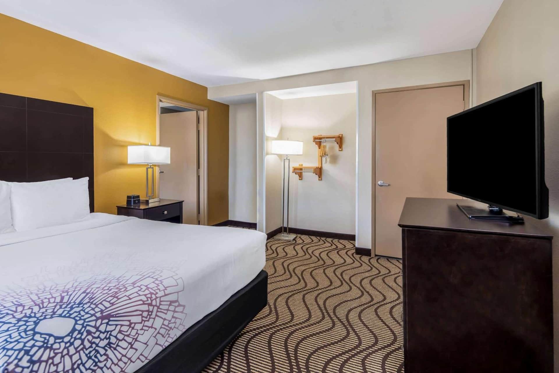 La Quinta Inn & Suites by Wyndham Carlsbad - Legoland Area