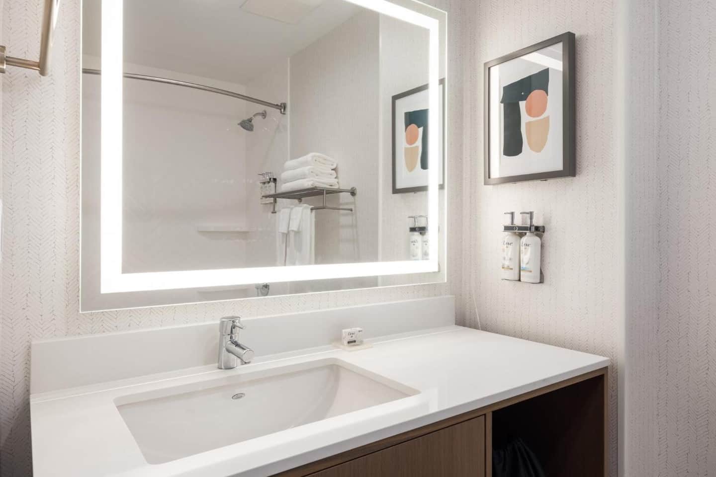 Holiday Inn & Suites Monterey Park Los Angeles, an IHG Hotel