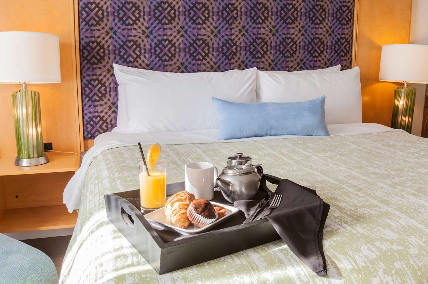 Best Western Premier Toronto Airport Carlingview Hotel