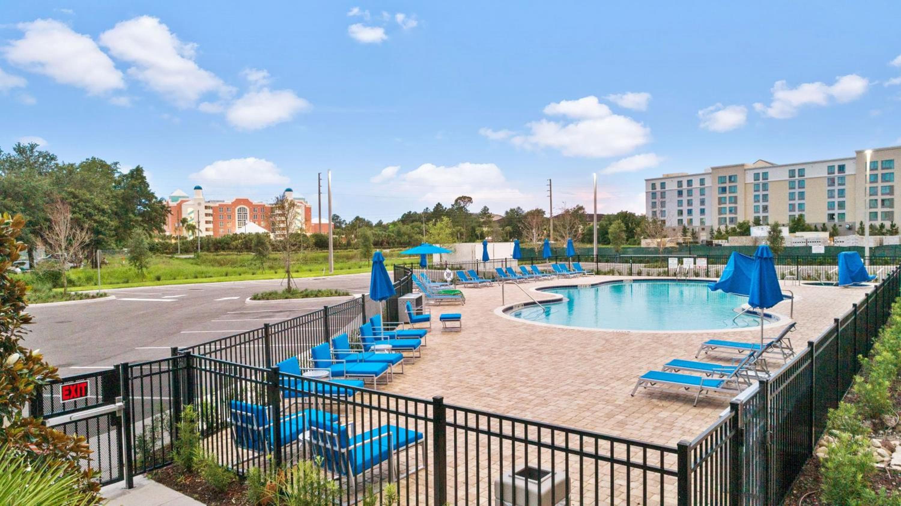 Holiday Inn Express & Suites Orlando - Lake Buena Vista by IHG