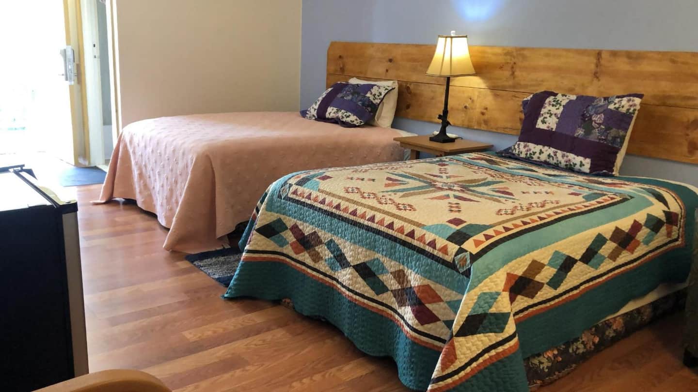 LAKE COUNTRY INN