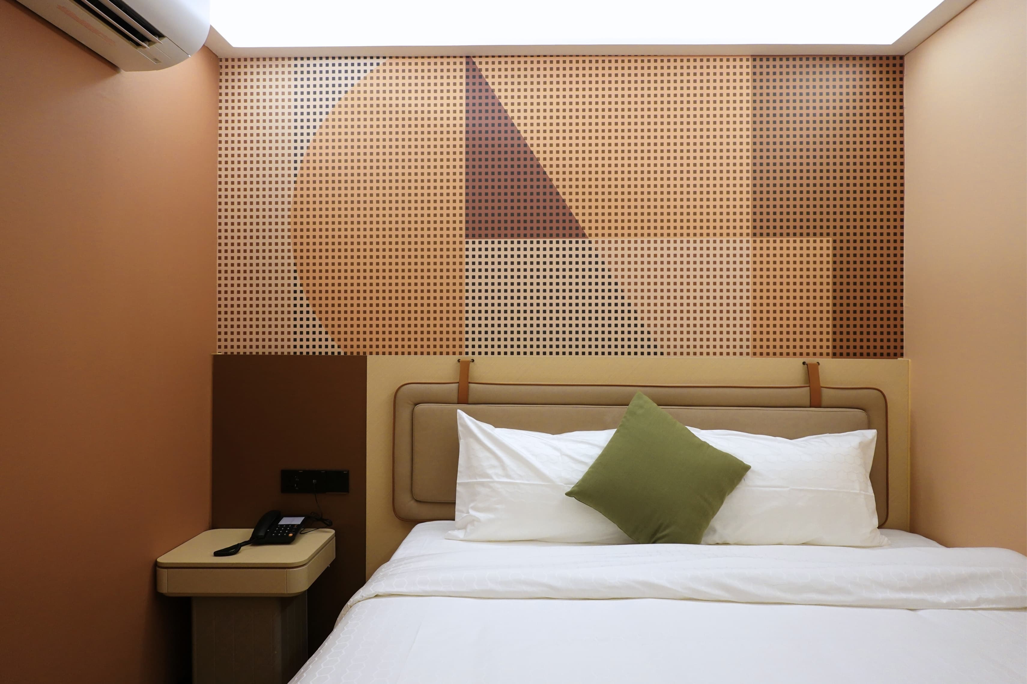 A Hotel Farrer Park - Newly Renovated