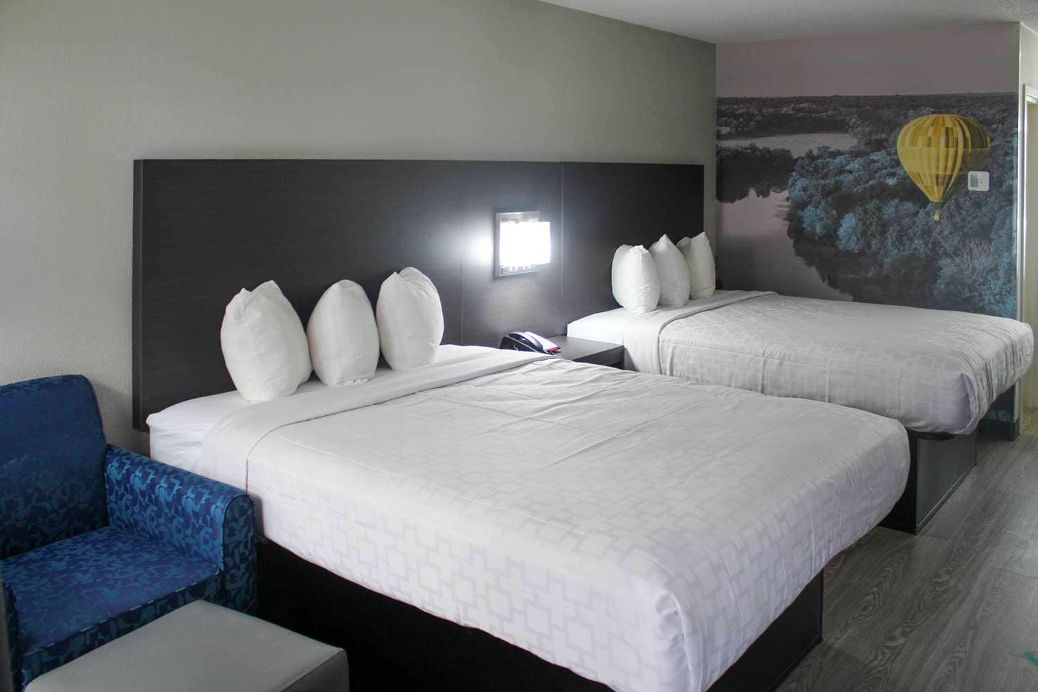 Clarion Pointe Statesville