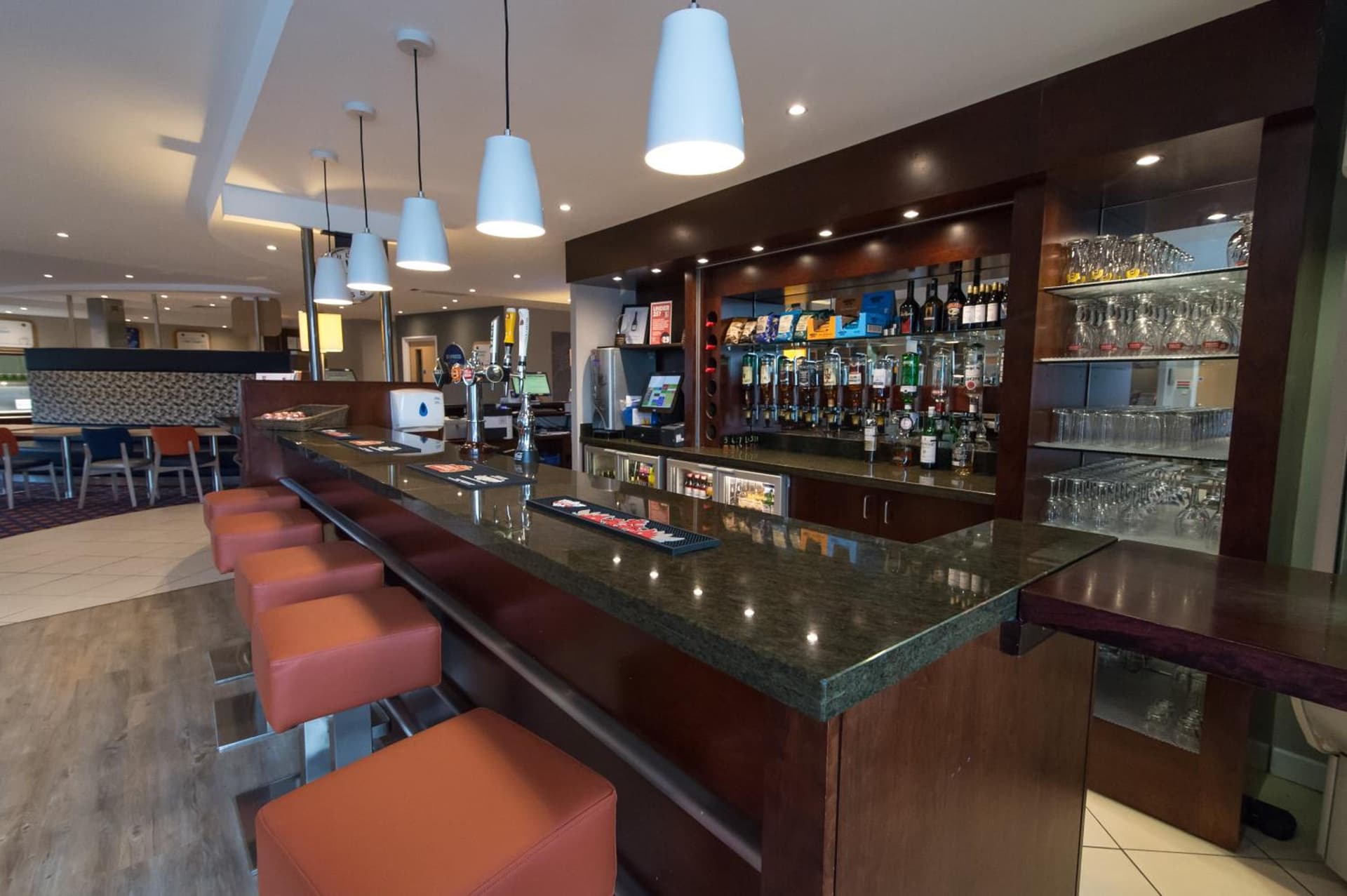 Holiday Inn Express - Dunfermline