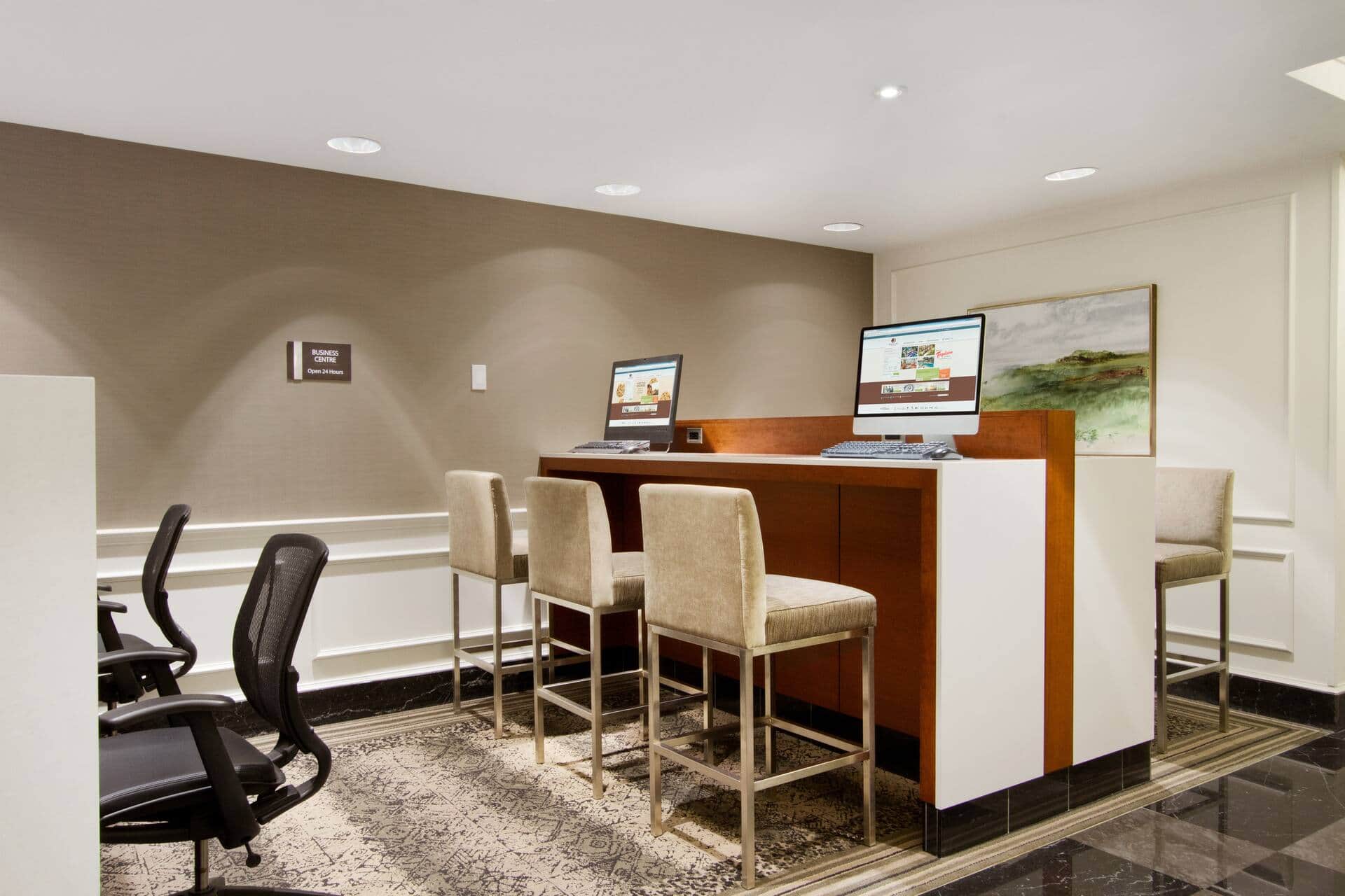 DoubleTree by Hilton Toronto Downtown