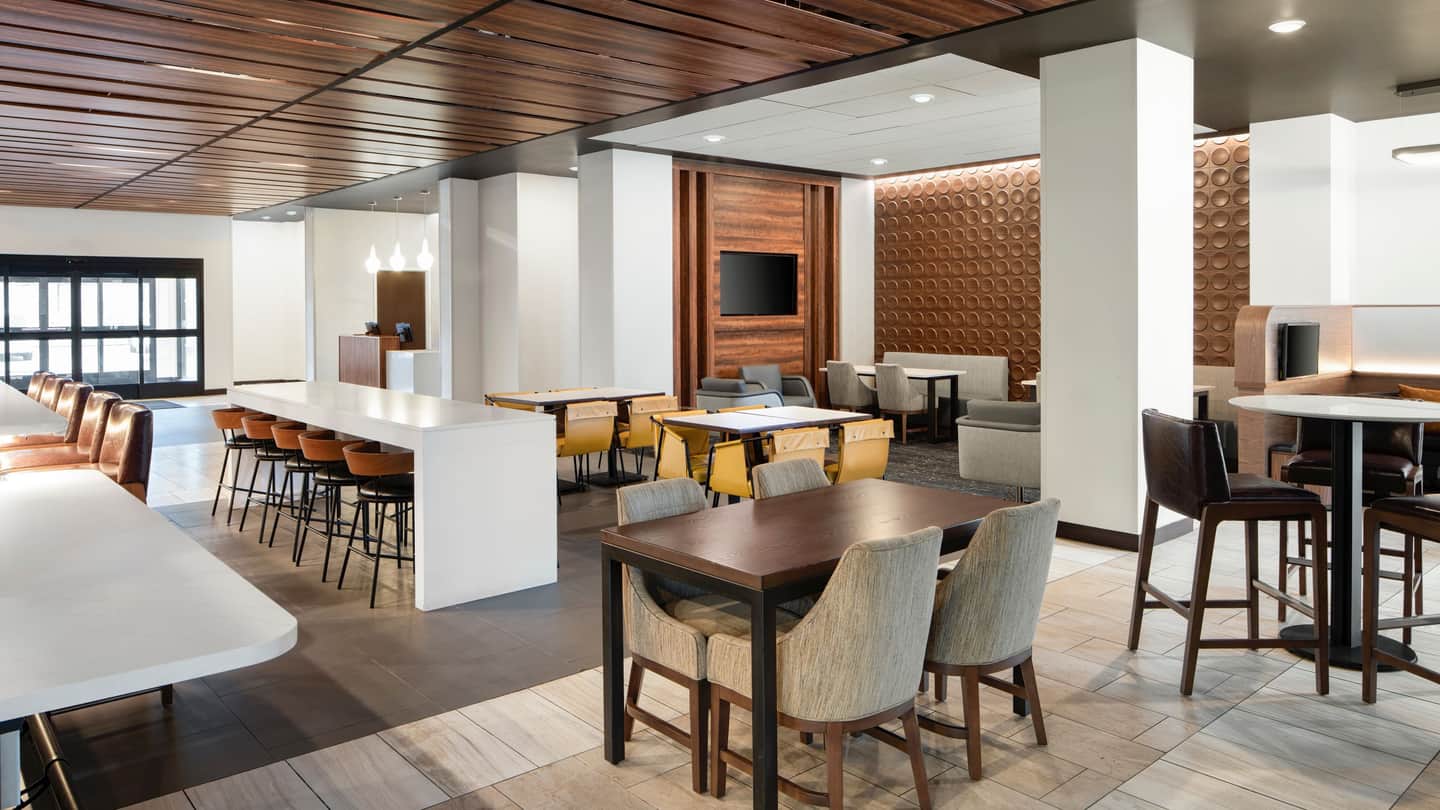 Courtyard by Marriott Seattle SeaTac Airport