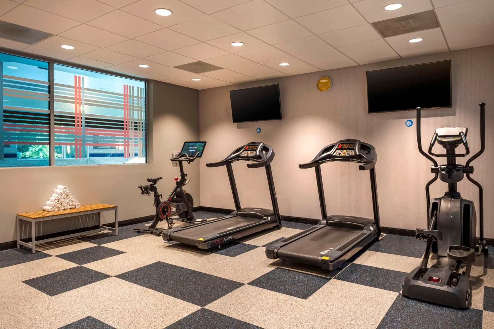 GLo Hotel Asheville-Blue Ridge Parkway