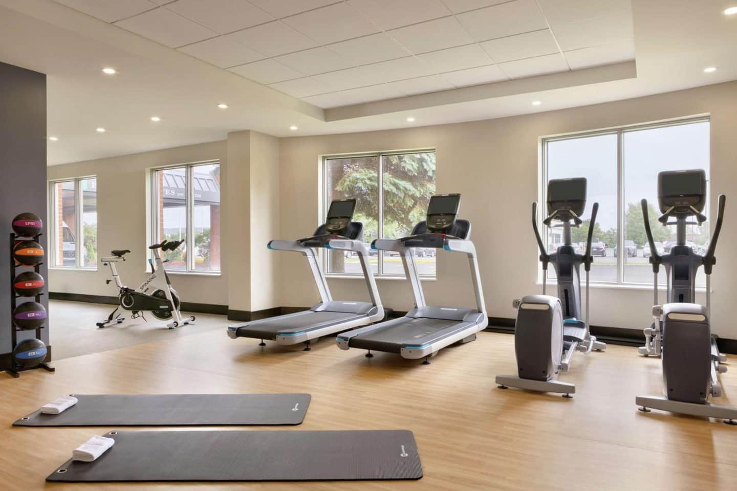 Embassy Suites by Hilton Montreal Airport