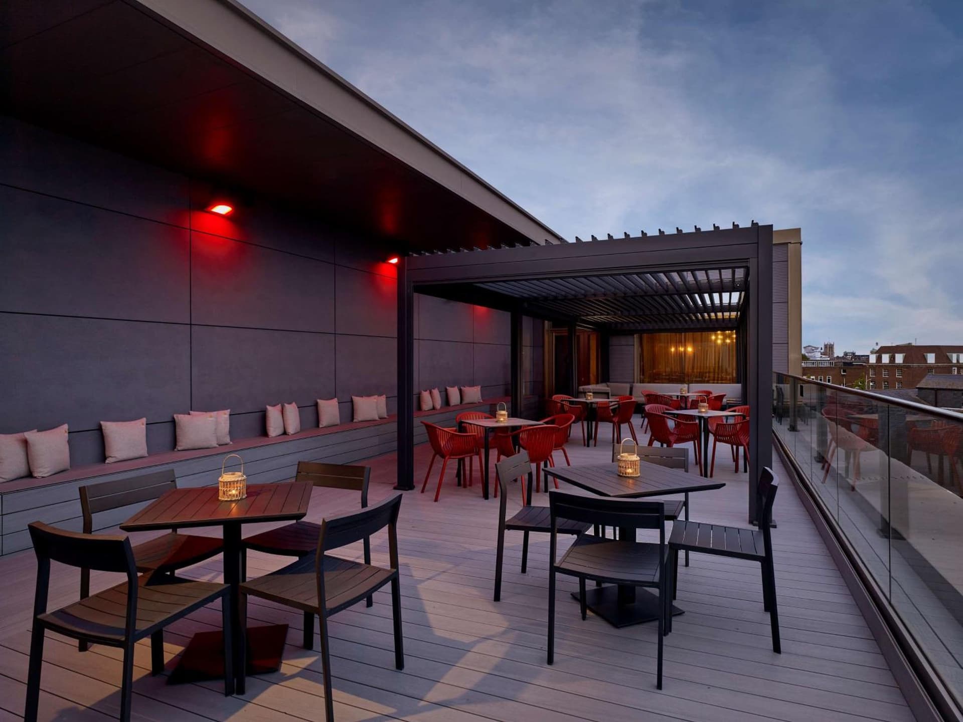 DoubleTree by Hilton Hull