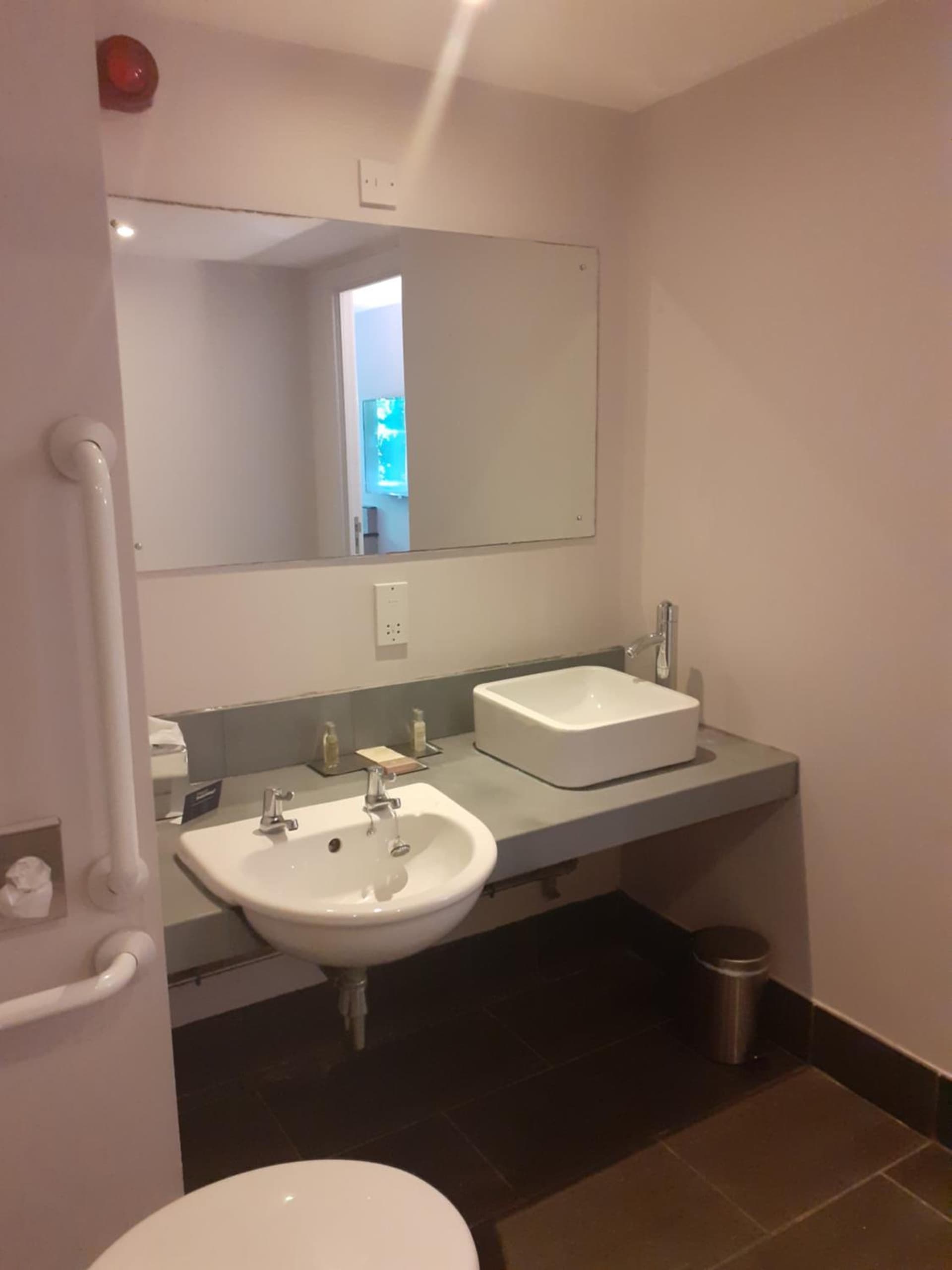 DoubleTree by Hilton Bristol South - Cadbury House