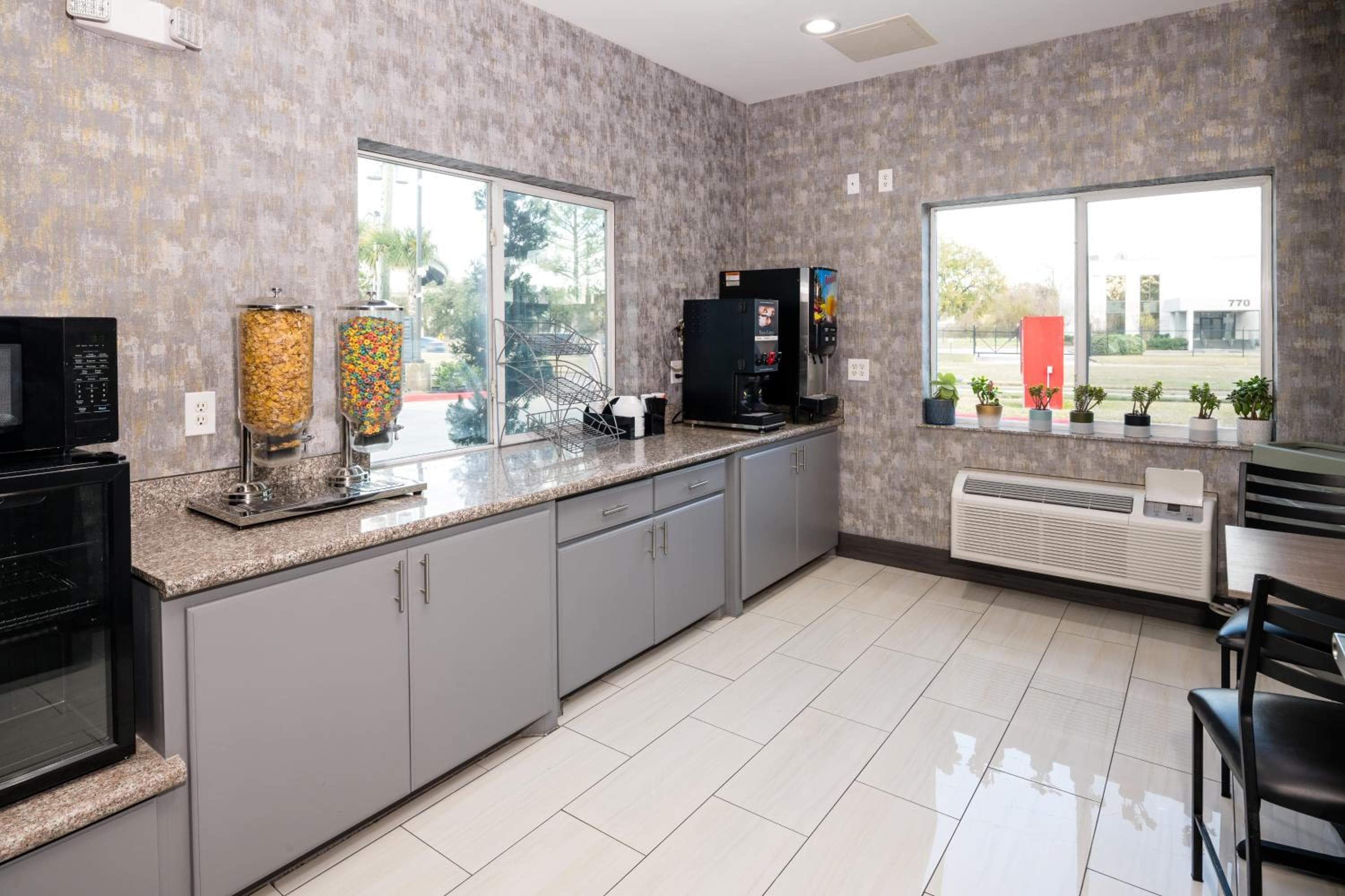 Moonlight Suites - Houston/George Bush Int'l Airport