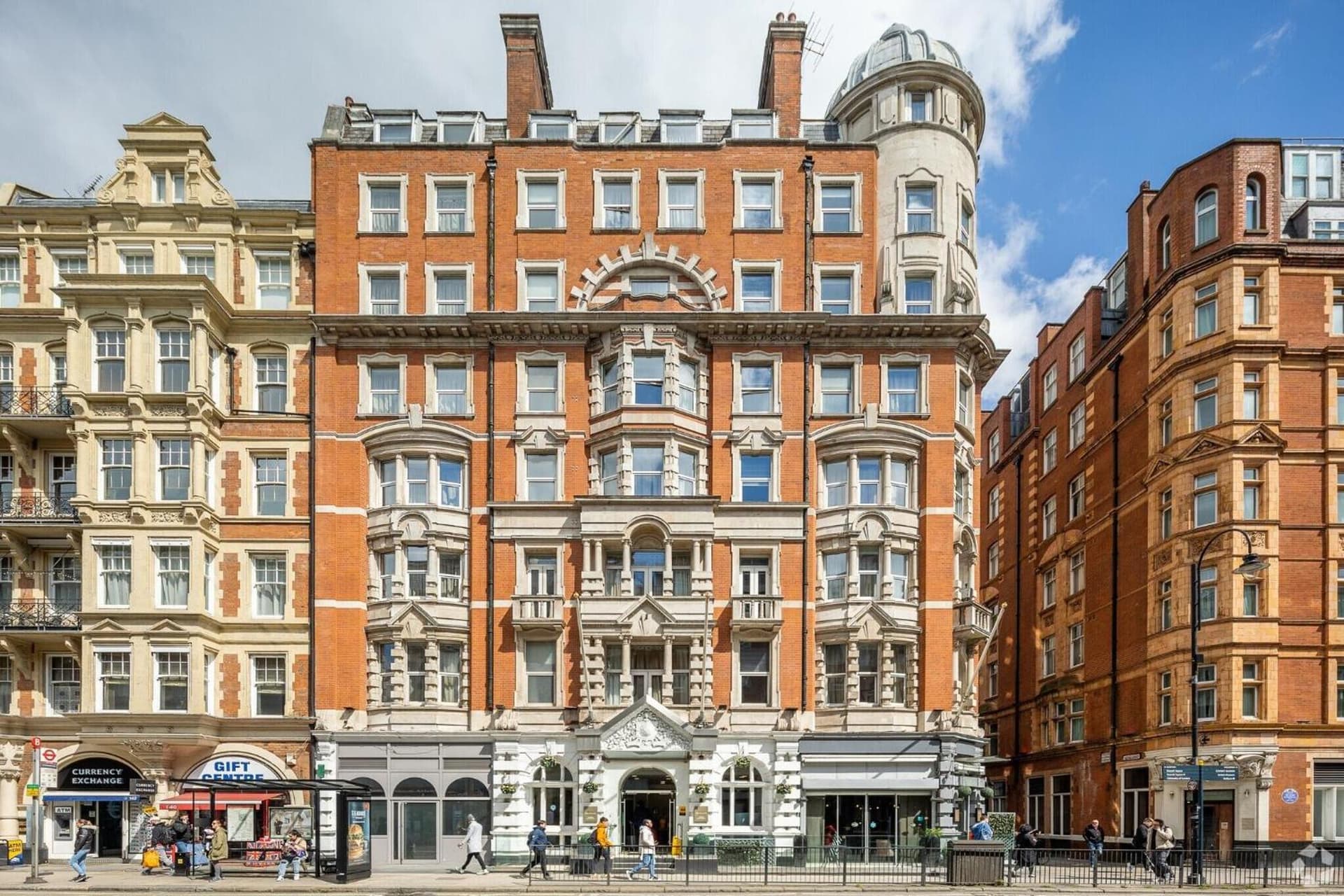 London Bloomsbury Square Hotel by IHG