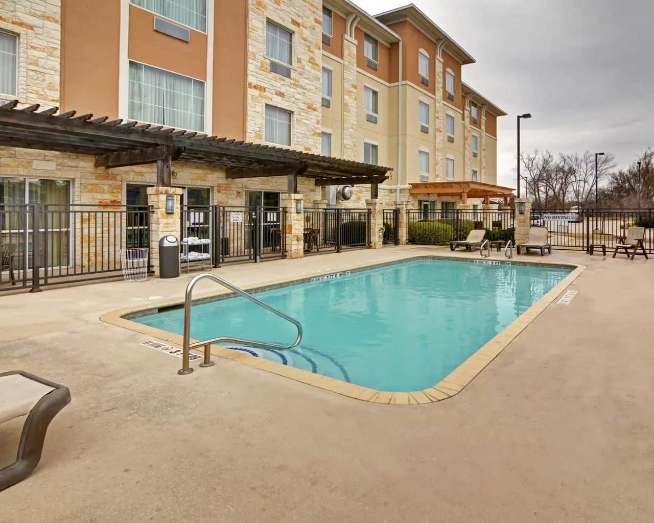 Comfort Suites Arlington - Entertainment District