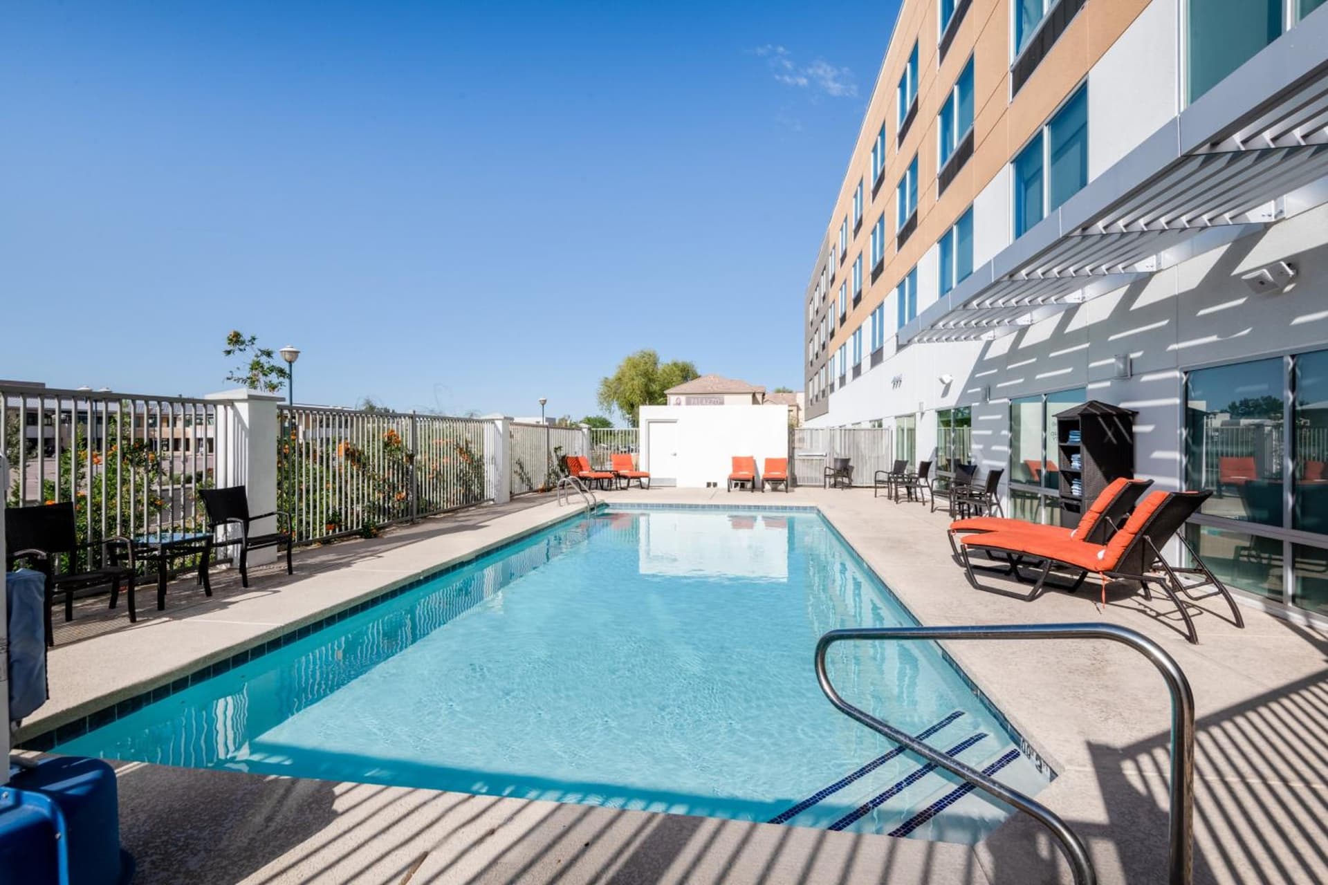 Holiday Inn Express & Suites - Phoenix - Airport North