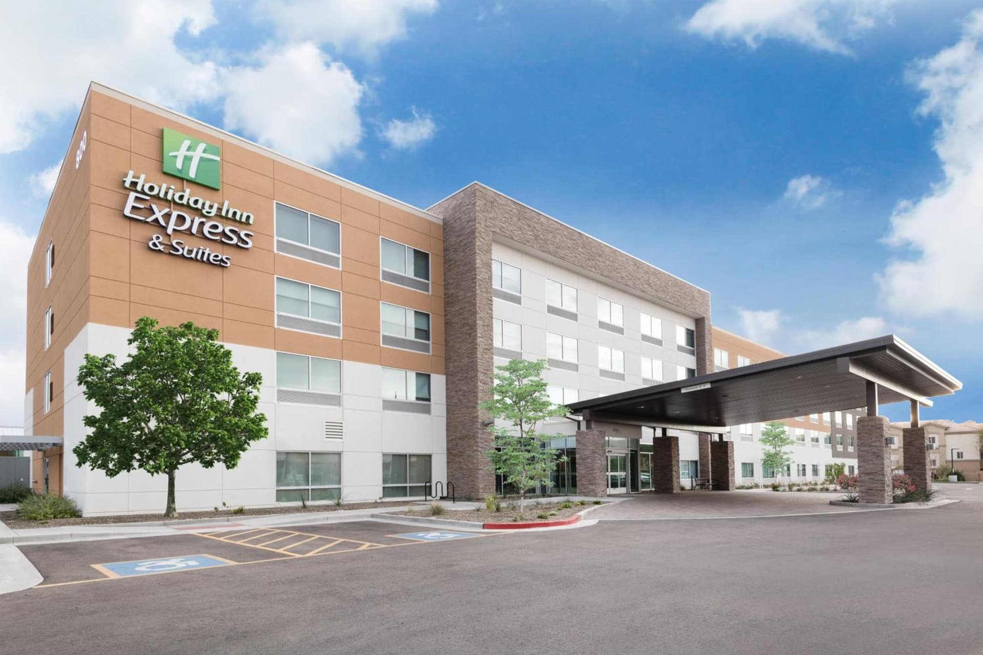 Holiday Inn Express & Suites - Phoenix - Airport North