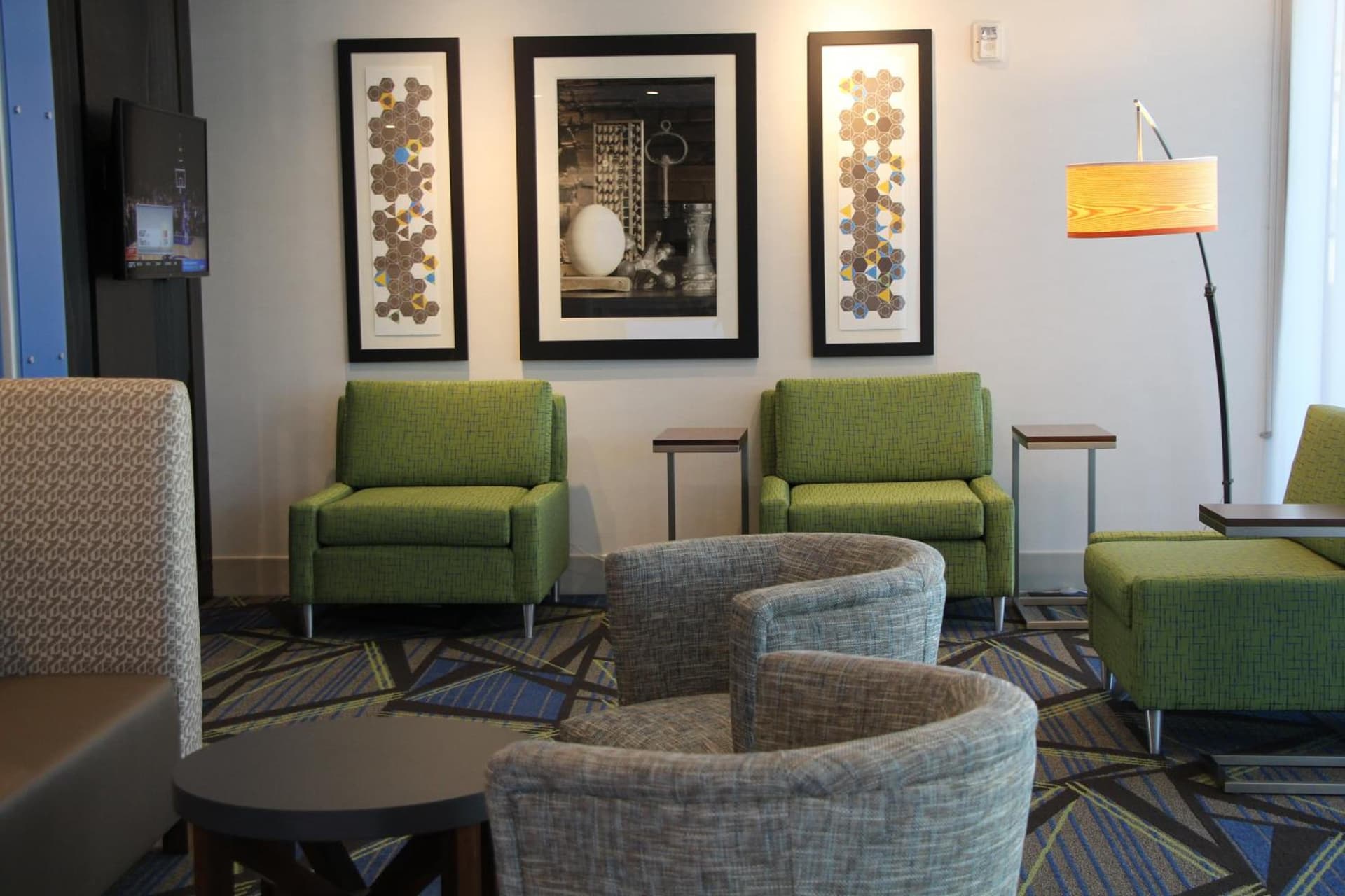 Holiday Inn Express & Suites - Phoenix - Airport North