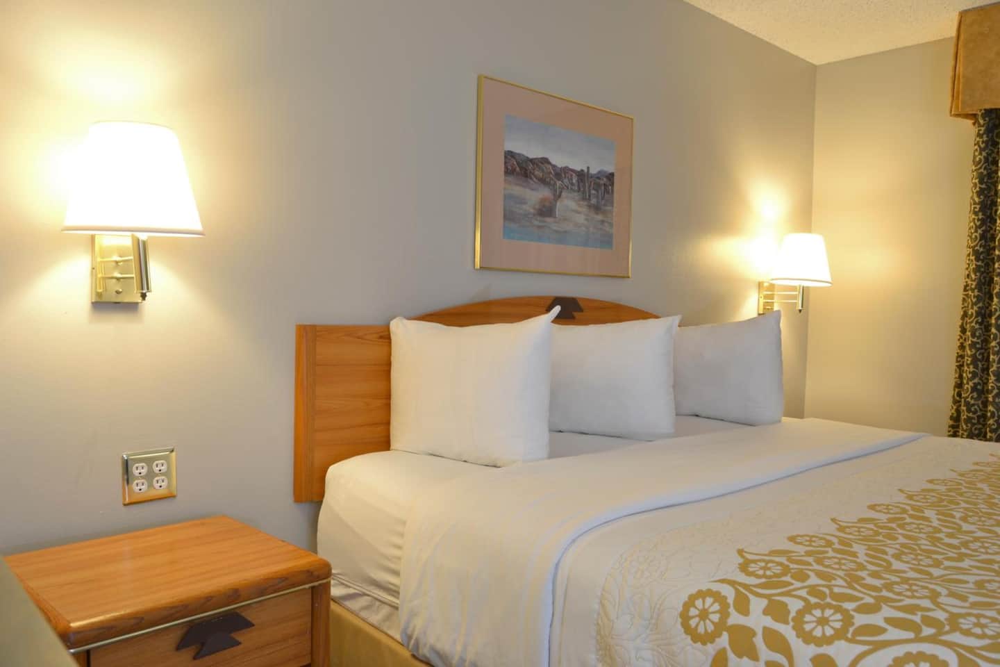 Days Inn & Suites by Wyndham Airport Albuquerque