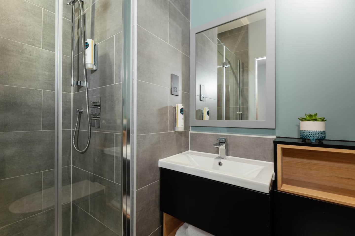 Holiday Inn - the niu, Loom Manchester North by IHG