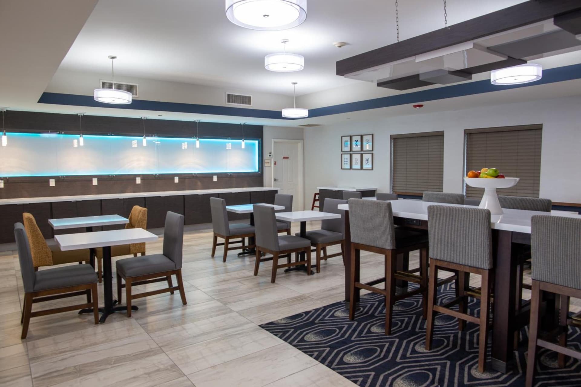 La Quinta Inn & Suites by Wyndham Houston East at Normandy