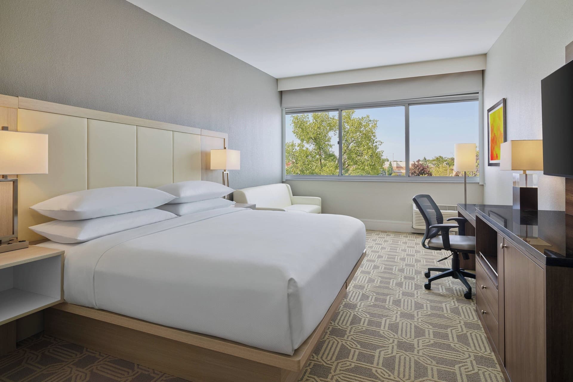 Delta Hotels by Marriott Chicago Willowbrook