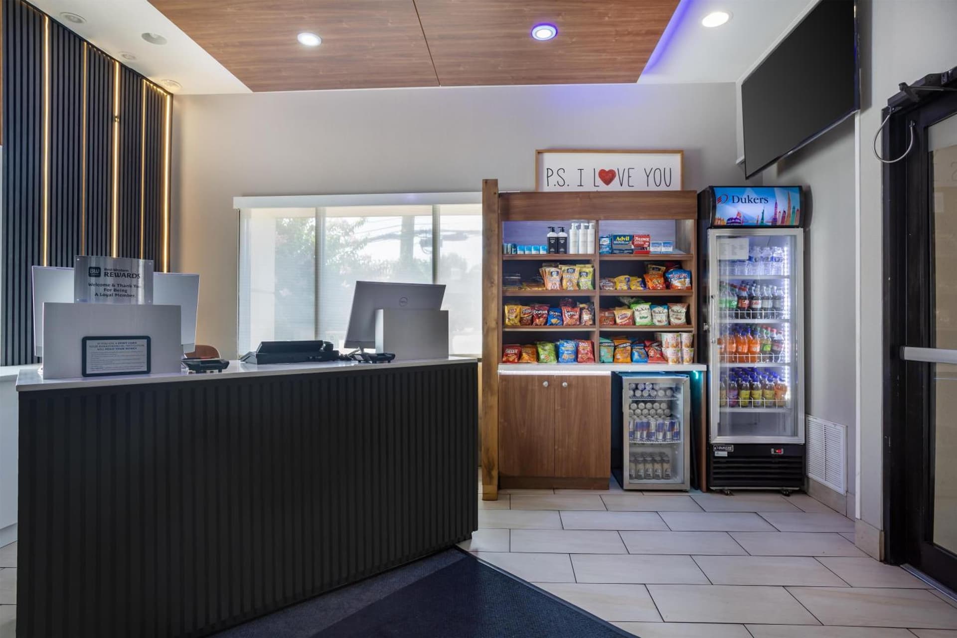 Best Western Roslyn-Long Island Hotel