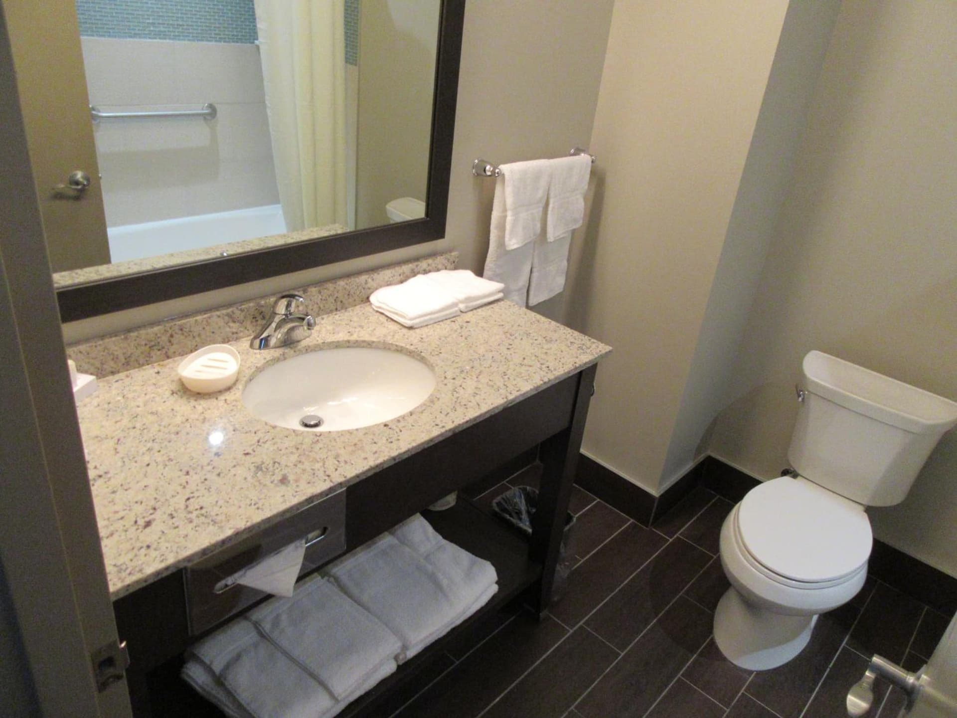 Best Western Plus Hotel Montreal