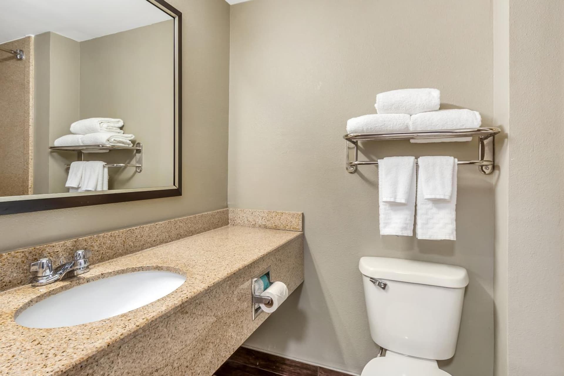 Comfort Inn & Suites North Charleston - Northwoods