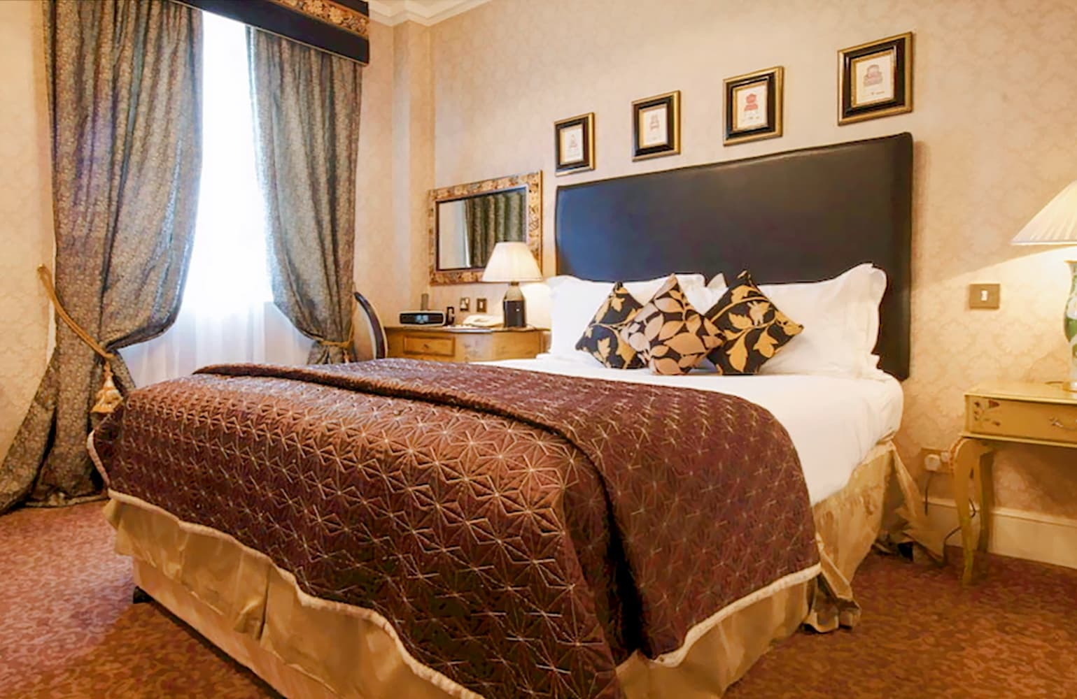 The Leonard Hotel