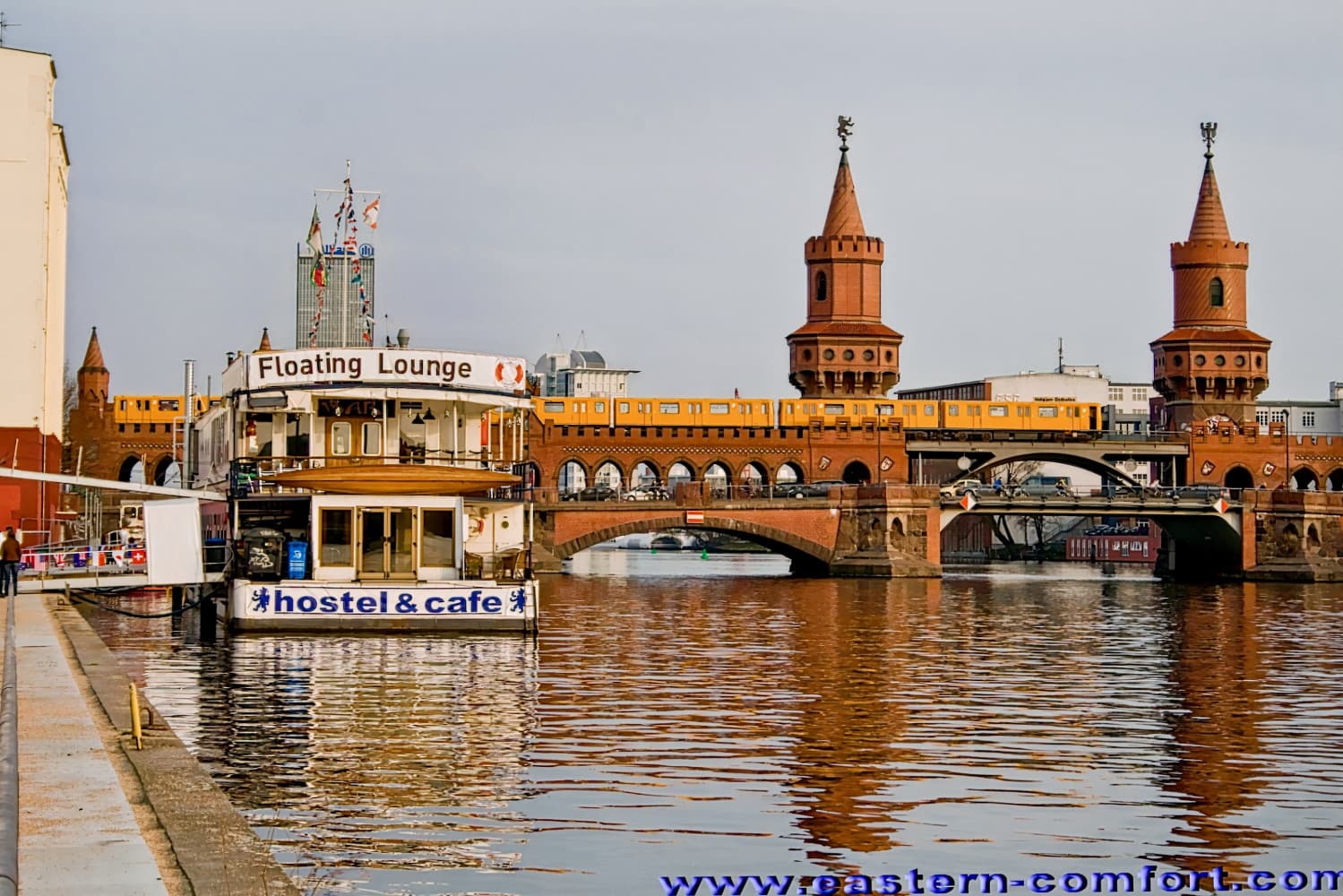 Eastern Comfort Hostel & Hotel Boat
