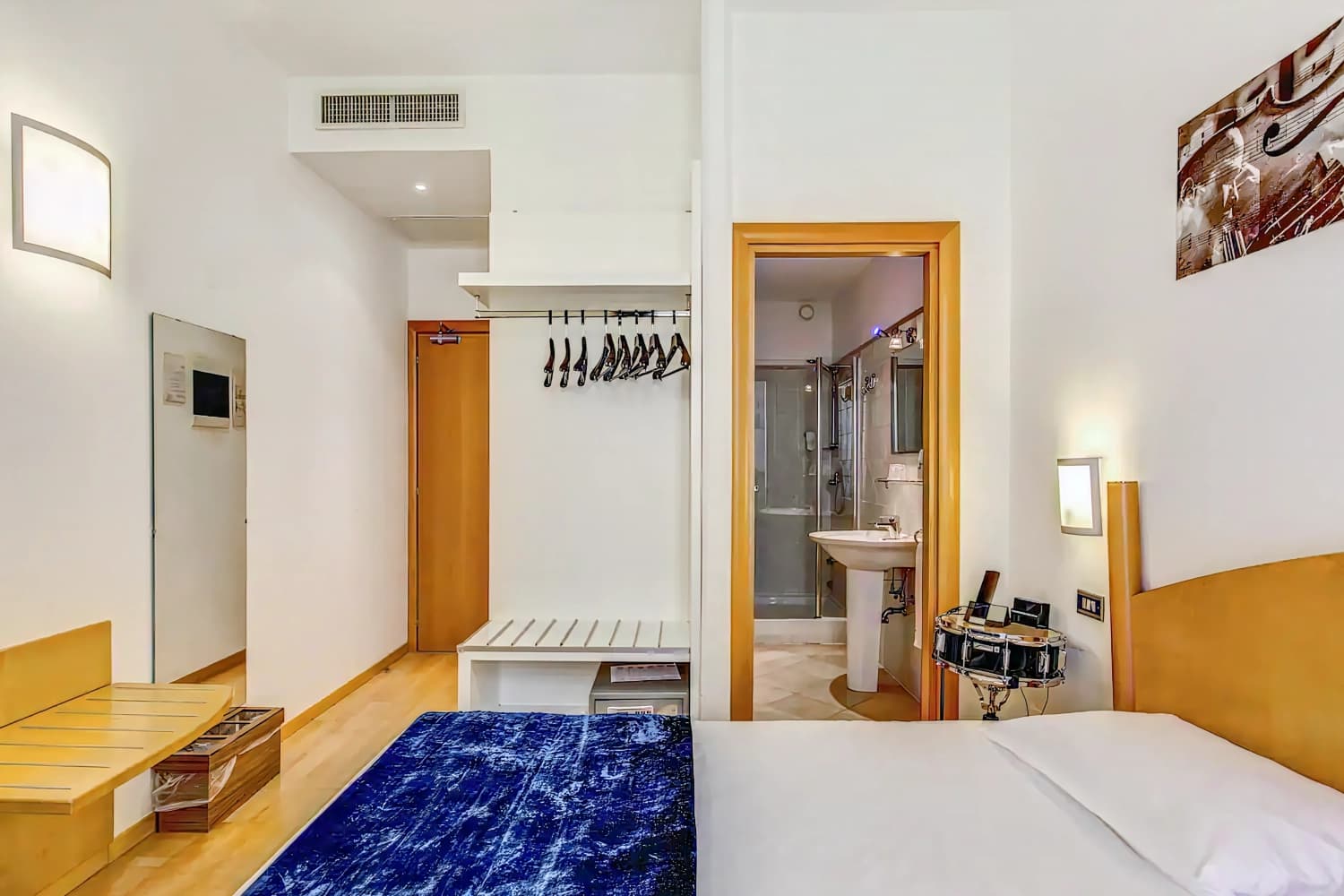 Hotel Franklin Feel The Sound