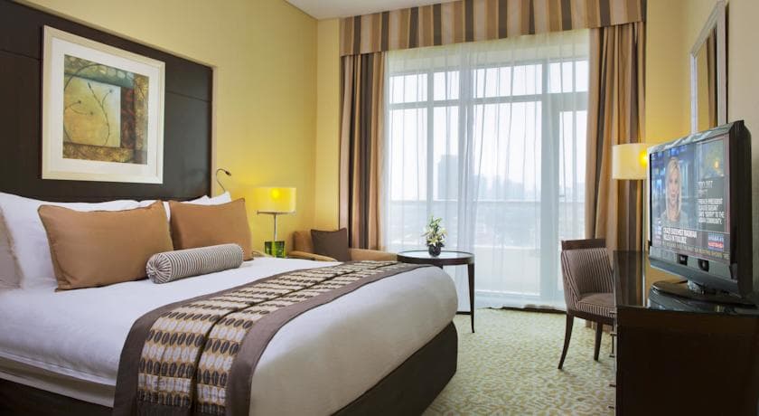 TIME Oak Hotel & Suites