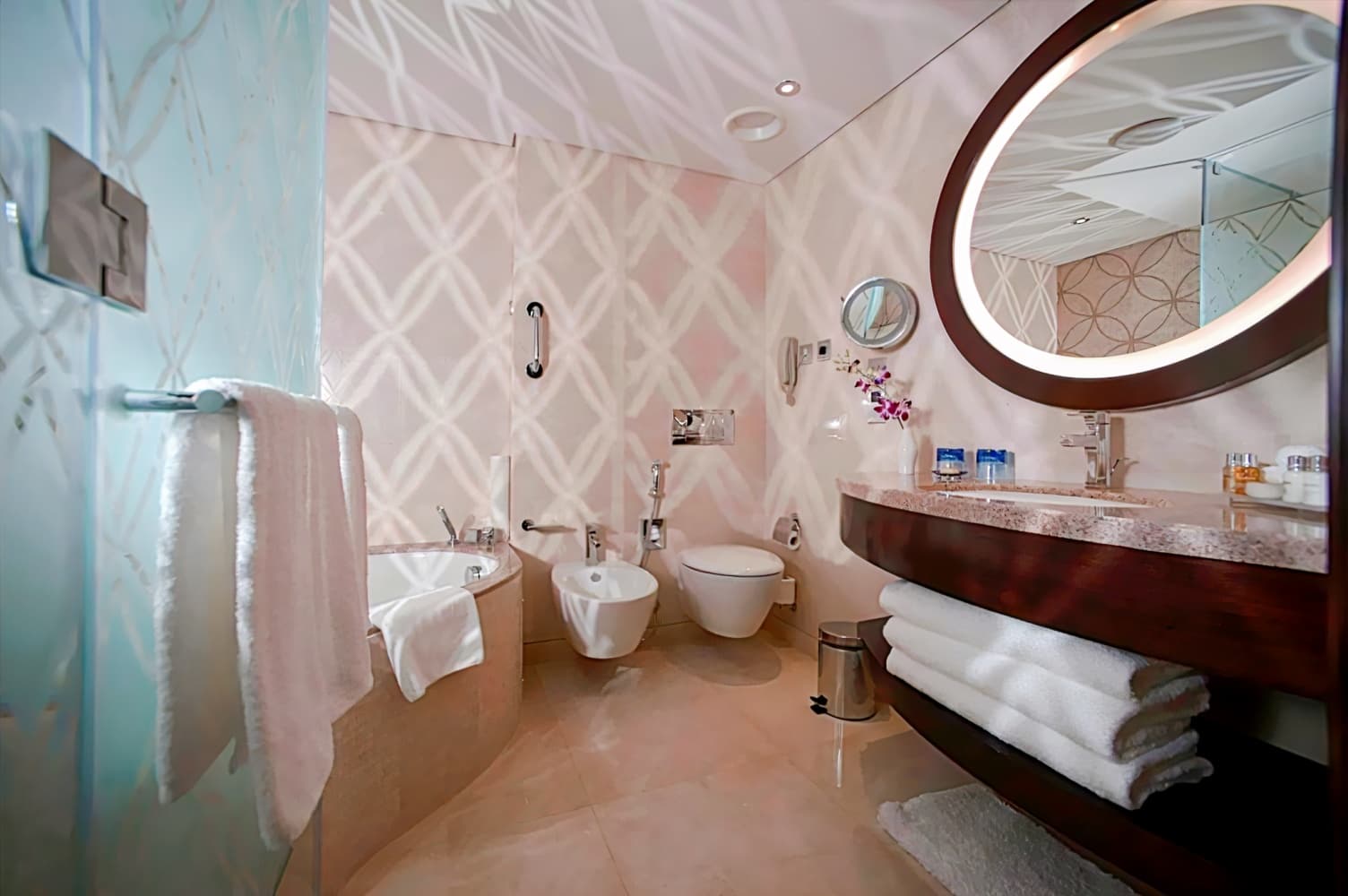 Crowne Plaza Dubai - Deira
