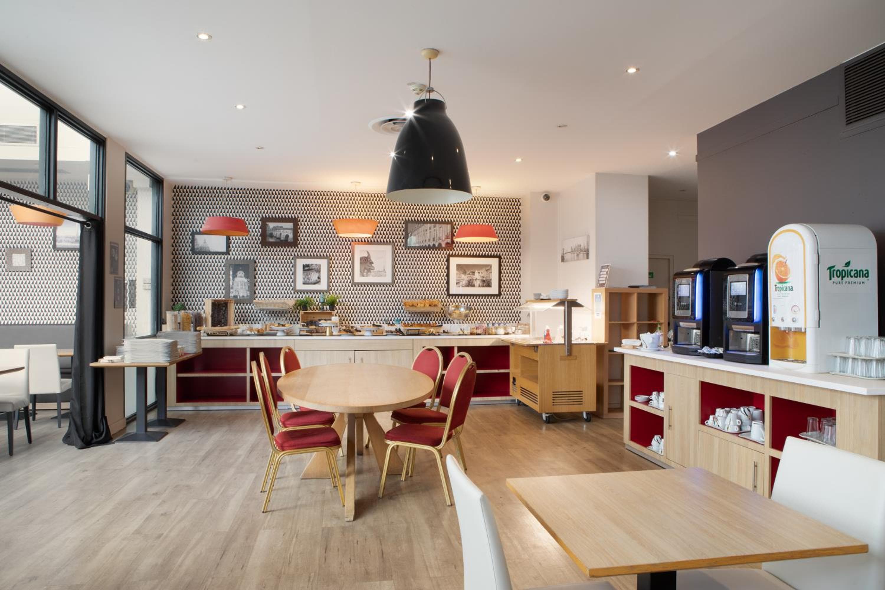 Kyriad Paris Est Bois de Vincennes