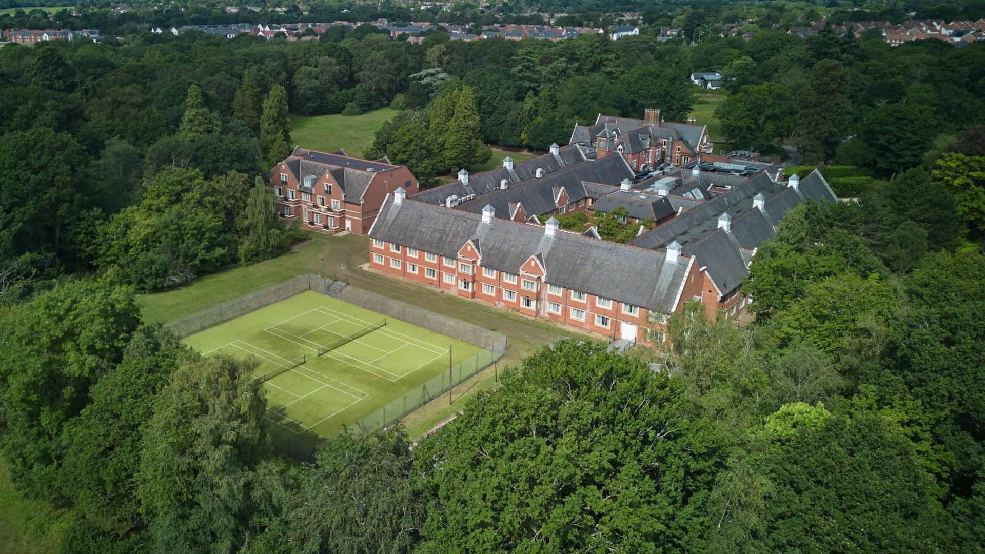 DoubleTree by Hilton, St. Anne’s Manor