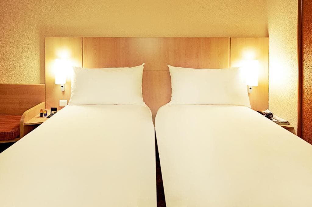 ibis Como
