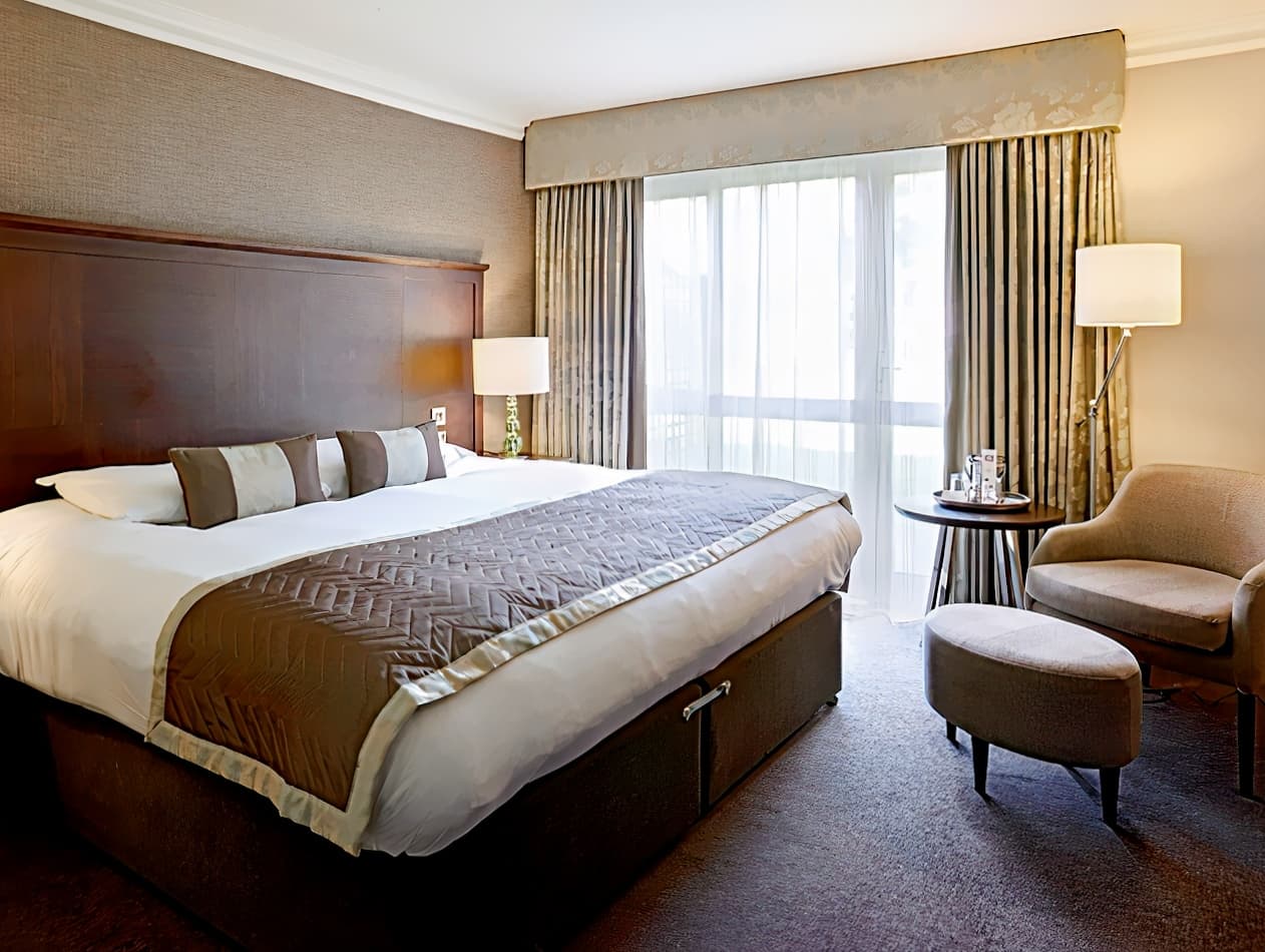 Mercure Farnham Bush Hotel