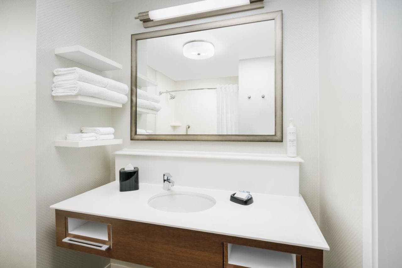 Hampton Inn & Suites LAX El Segundo