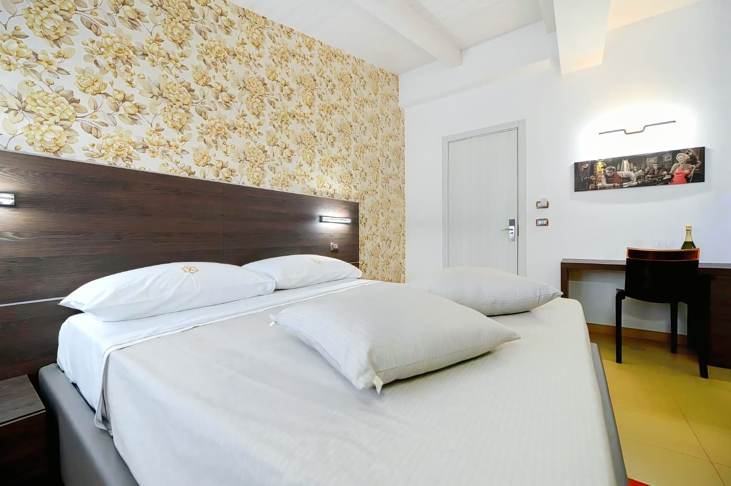 X Hotel