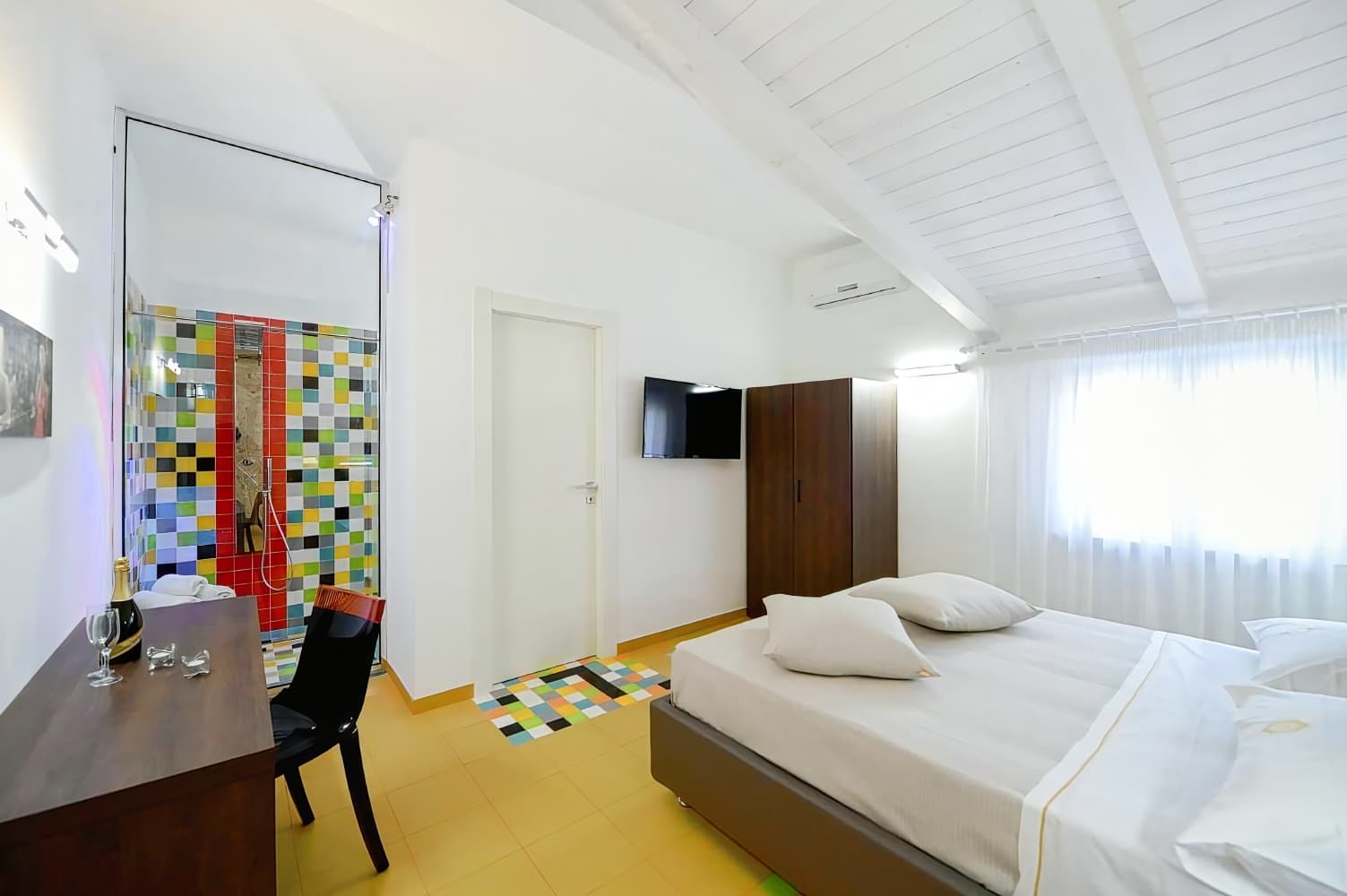 X Hotel